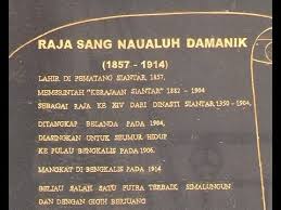 Nisan Raja Sang Naualuh Damanik
